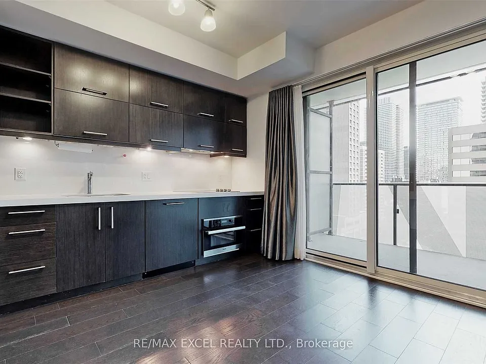 65 Saint Mary St #810