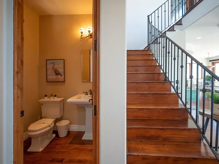 5556 Calumet Ave — Photo 15