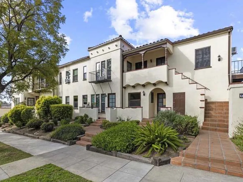 1542 E Broadway #1