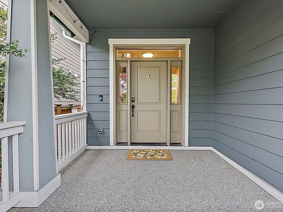 3rd image of 3924 Campus Willow Loop NE