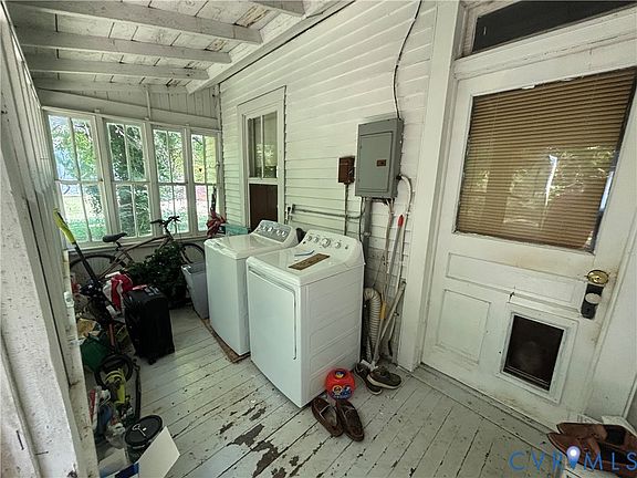 5th image of 73 Mancha Ave