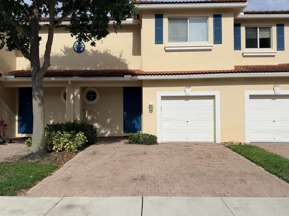 2789 S Evergreen Cir, Boynton Beach, FL 33426