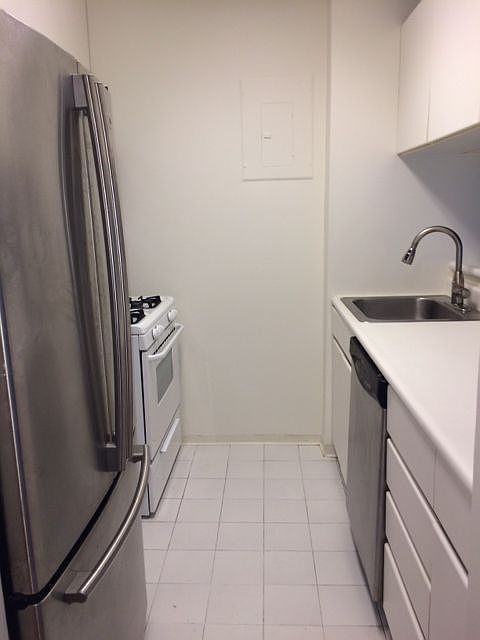 2nd image of 235 E 40th St APT 32D