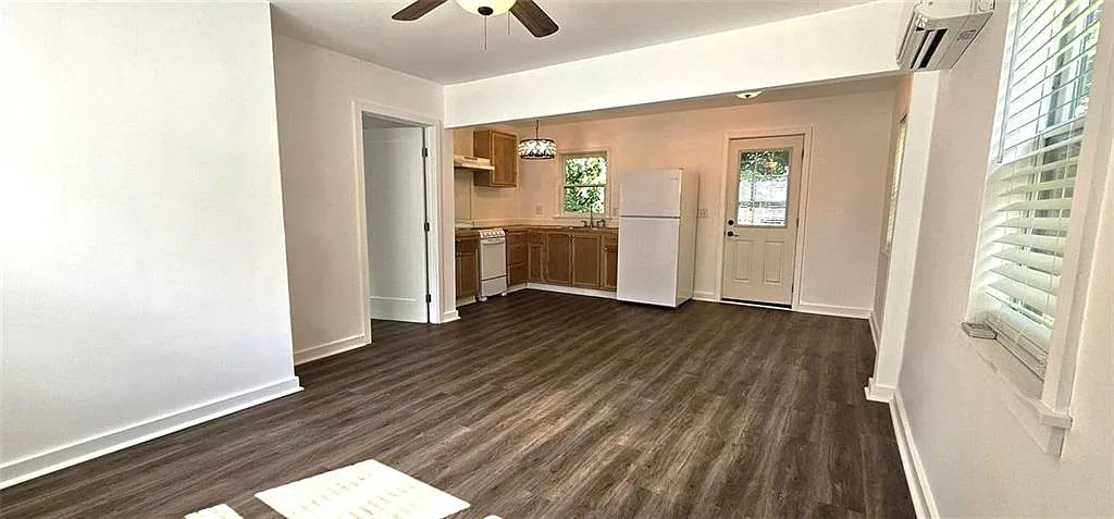 1 bed, 1.0 bath, $1,700 — Photo 1