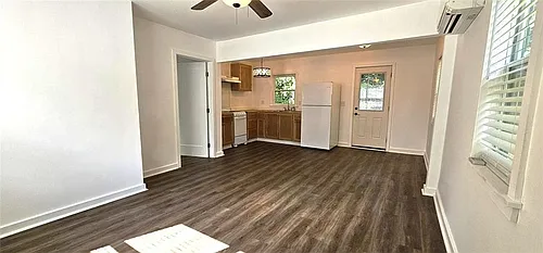 3230 W Shadowlawn Ave NE #GARAGE Photo 1