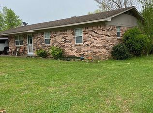 2602 Ozark St, Mena, AR 71953