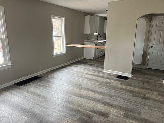 2nd image of 1609 Highland St