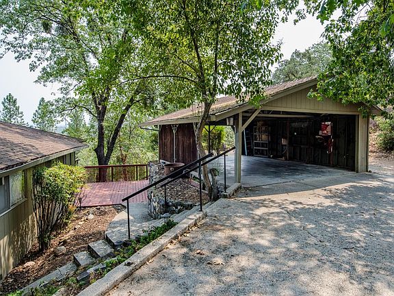 3rd image of 395 Riverview Dr