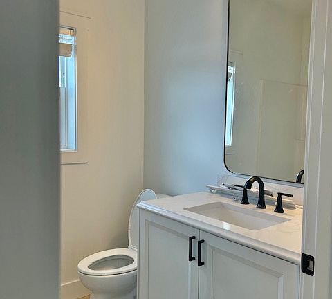 5th image of 47 Viola Way #34