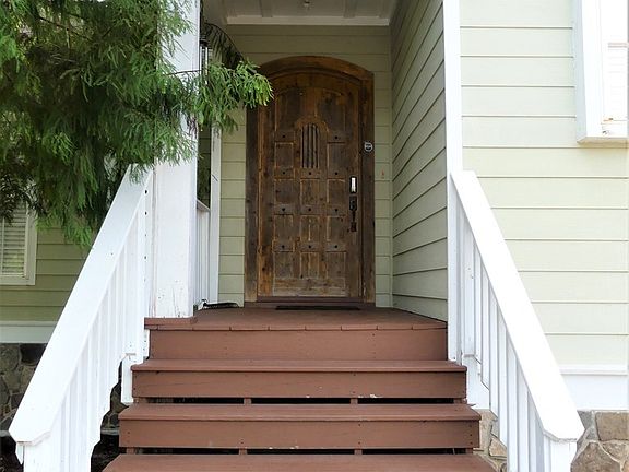 3rd image of 321 W Bend Dr