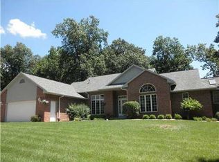 1928 Oak Knolls Ct SE, Cedar Rapids, IA 52403