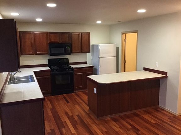 5th image of 18451 95th Avenue Ct E