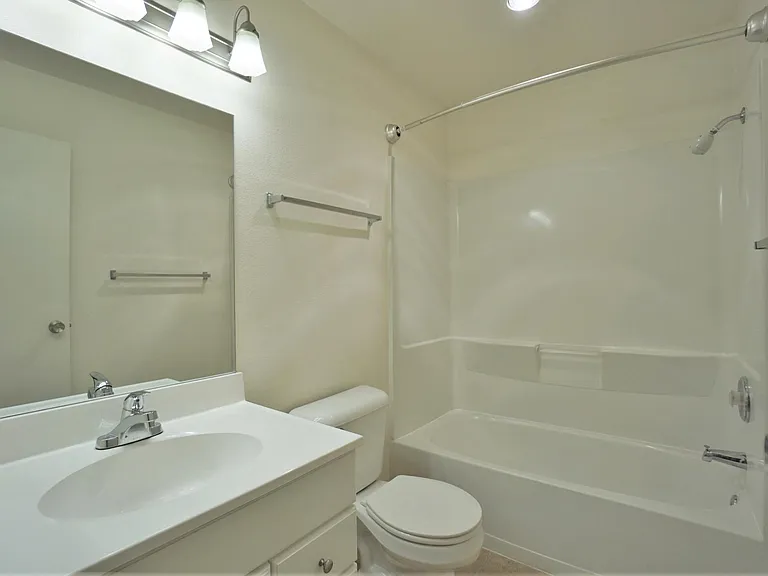 7516 Parkway Dr #1I — Photo 6