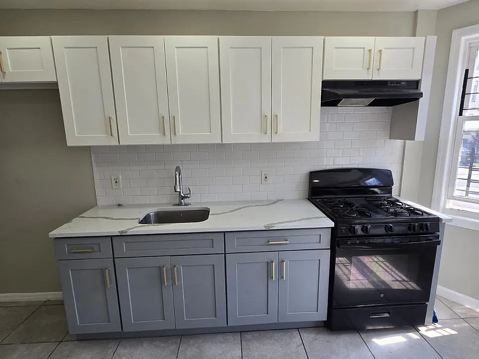96 Eaton Pl #1RR