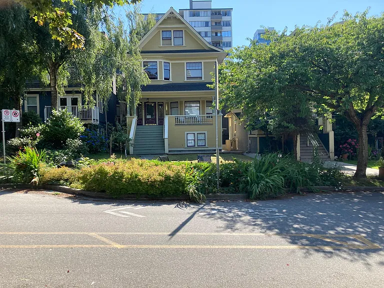 1550 Comox St — Photo 58