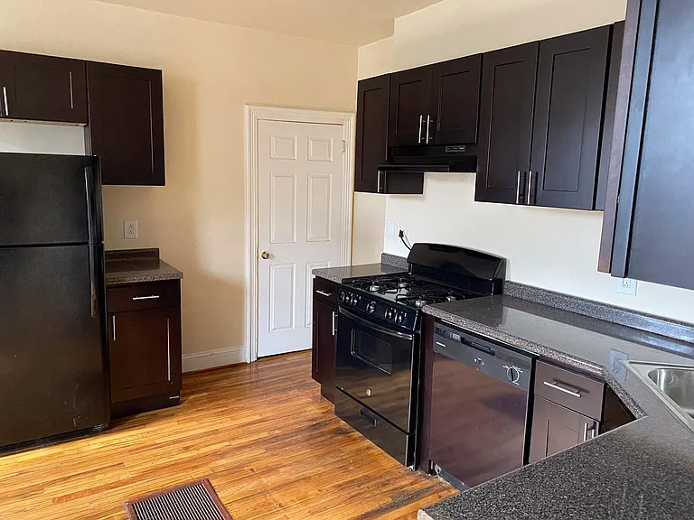 29 N Wiota St — Photo 5