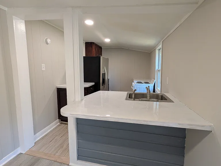 110 Dye St — Photo 3