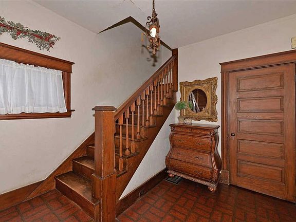 3rd image of 8744 Rosalie Ave