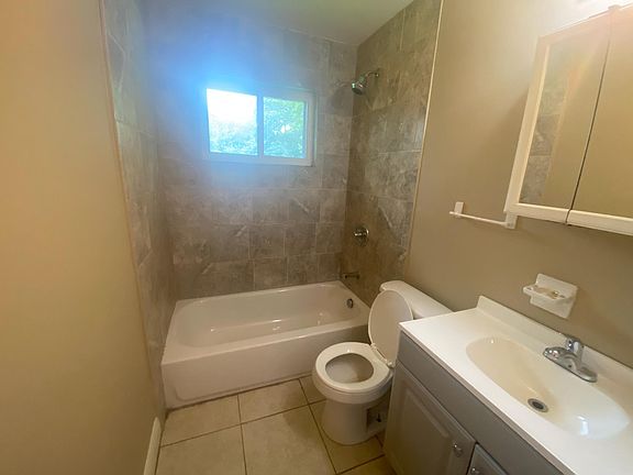 2nd image of 3637 River Park Dr