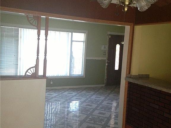 4th image of 2033 Canosa Ave