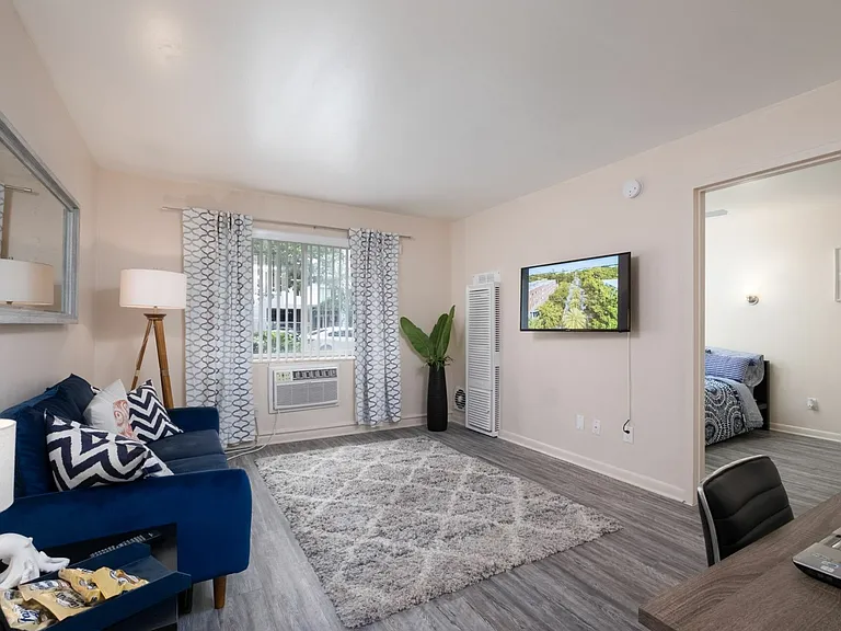 College Manor - 1 Bedroom
