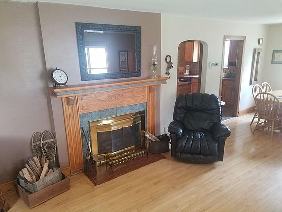4th image of 970 Lincoln Dr E