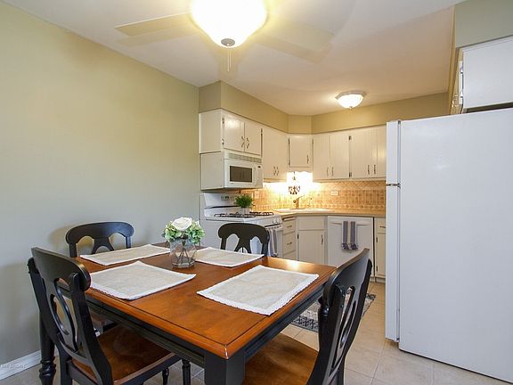 5th image of 12825 Carriage Ln APT 3B