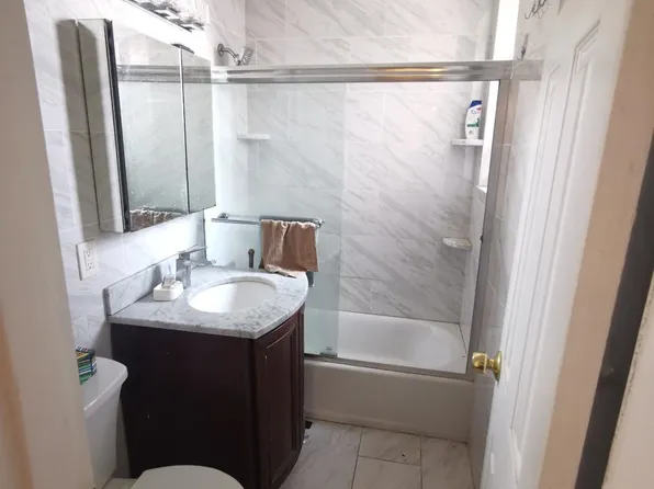 152-72 Melbourne Avenue image 7 of 9