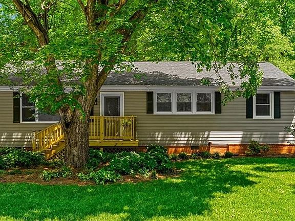 2nd image of 2620 Robin Hood Dr