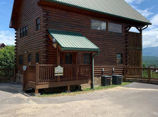 2421 Breezy Ridge Dr, Sevierville, TN 37876