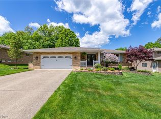 6810 Donna Rae Dr, Seven Hills, OH 44131