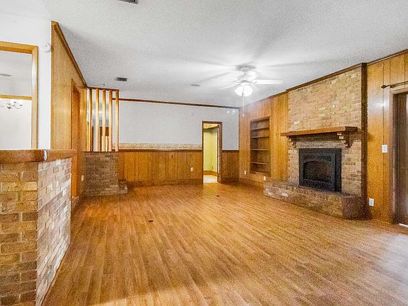 5th image of 998 Pineview Cir SW