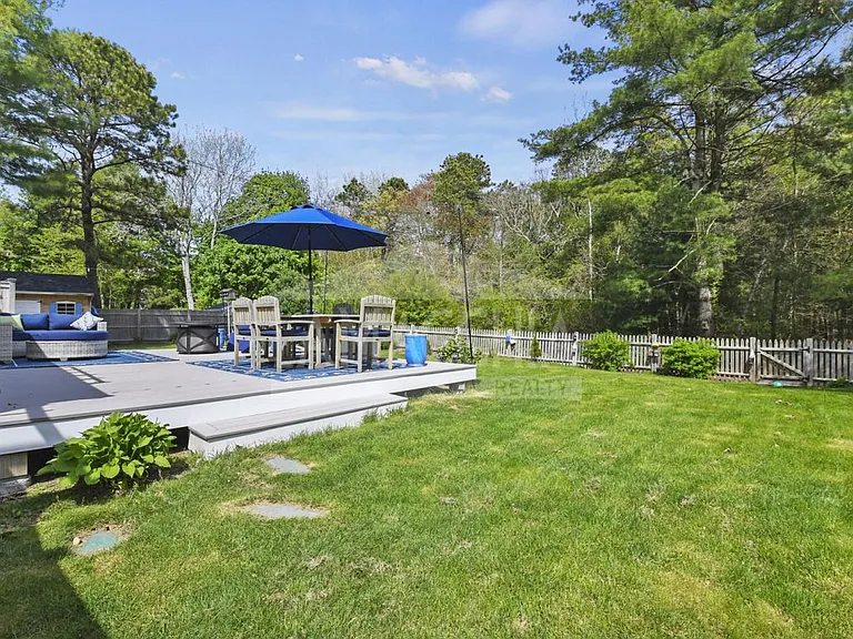 583 N Falmouth Hwy — Photo 24
