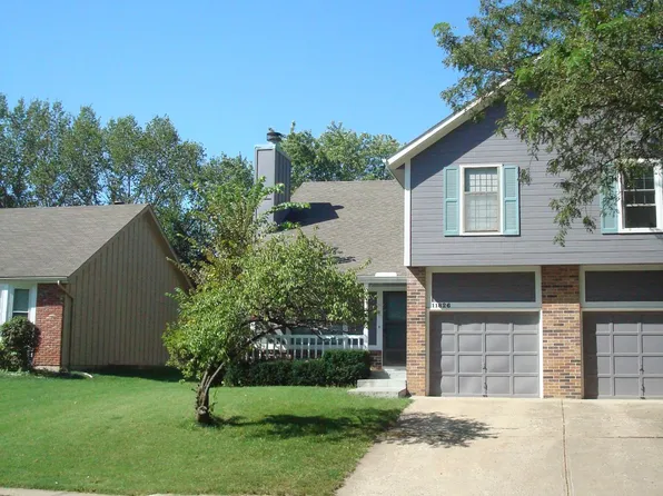 11826 Oakmont St, Overland Park, KS 66210