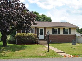 220 Morning View Ln, Bridgeport, WV 26330