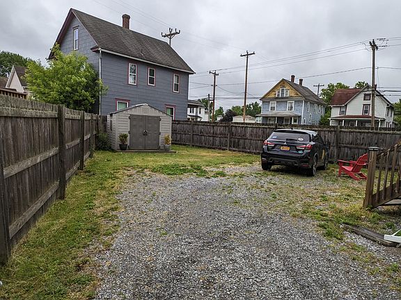4th image of 627 N Union St #B