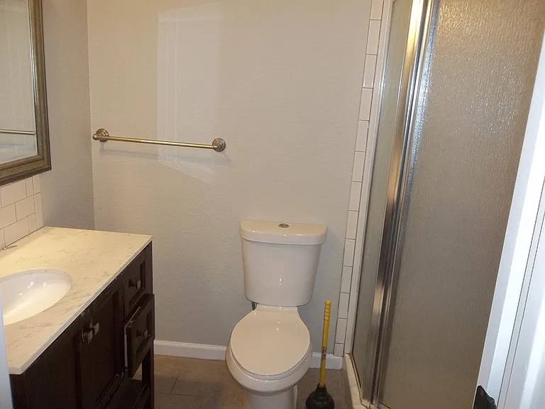 210 Loma Vista Dr S — Photo 16