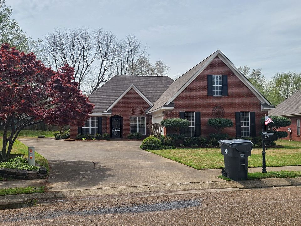 1st image of 371 Northwood Hills Dr