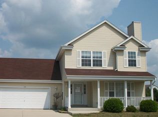 978 Redtail Ct, Hartford, WI 53027
