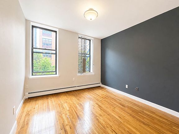 3rd image of 278 W 115th St APT 3A