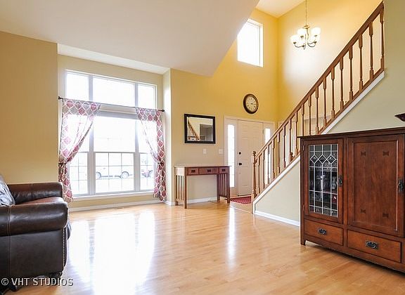 2nd image of 50 White Oak Dr