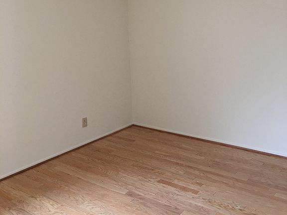 5th image of 18210 Chalet Dr APT 3
