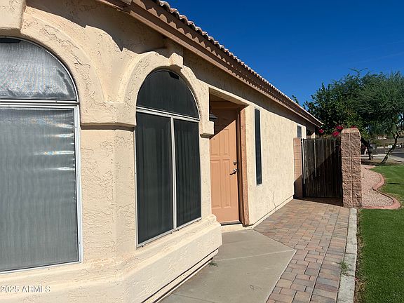 4th image of 2221 E UNION HILLS Drive #165