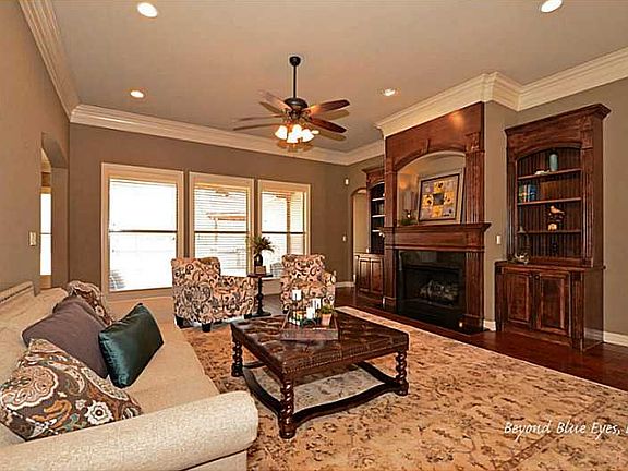 2nd image of 2731 Stone Creek Dr