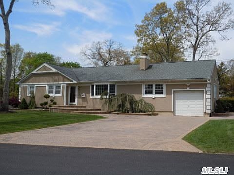 1st image of 33 Shinnecock Ln