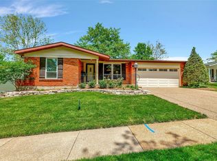 823 Windingpath Ln, Ballwin, MO 63021