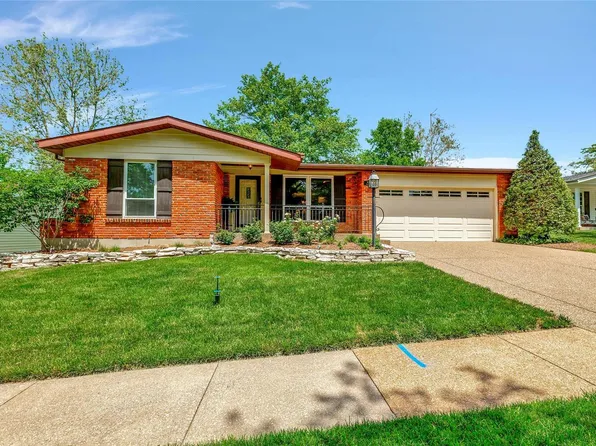 823 Windingpath Ln, Ballwin, MO 63021