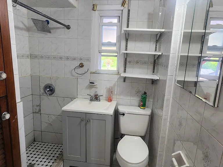 208 Sandford Ave #1 — Photo 7
