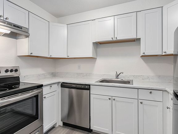 2nd image of 621 32nd St #19