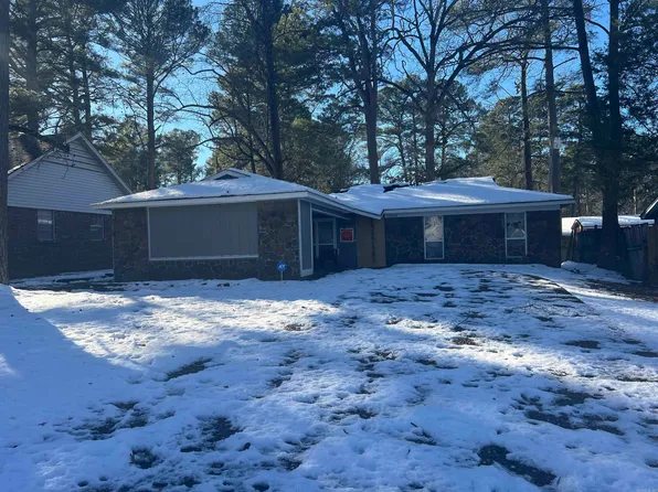 10024 Whispering Pine Dr, Little Rock, AR 72209